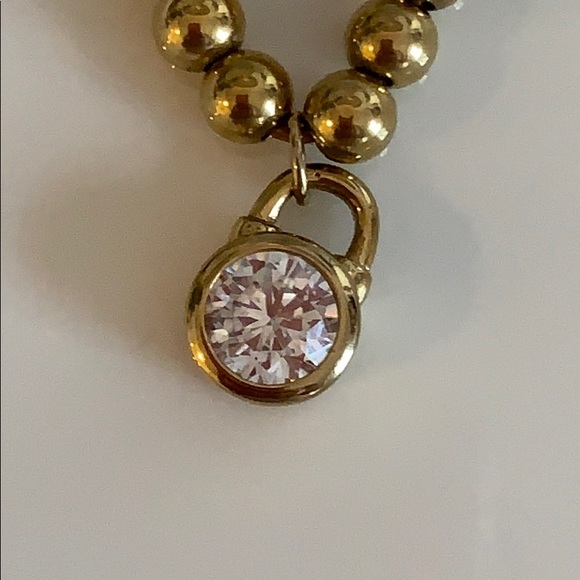 MICHAEL KORS 16" Gold Necklace with Lock Charm - Picture 3 of 8